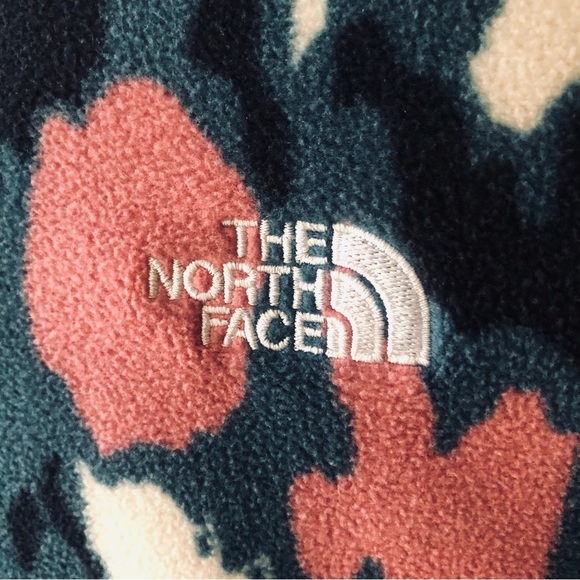 the North Face TKA Glacier Pullover Hoodie in Mallard Blue Abstract Ikat Print M - Picture 10 of 11